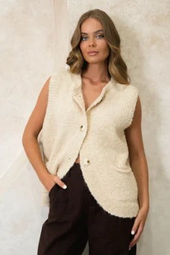 Amelia Vest