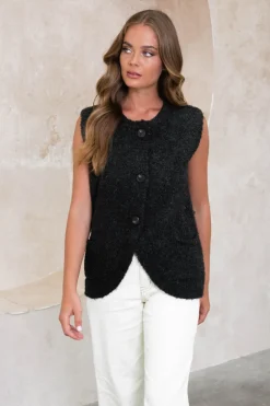 Amelia Vest