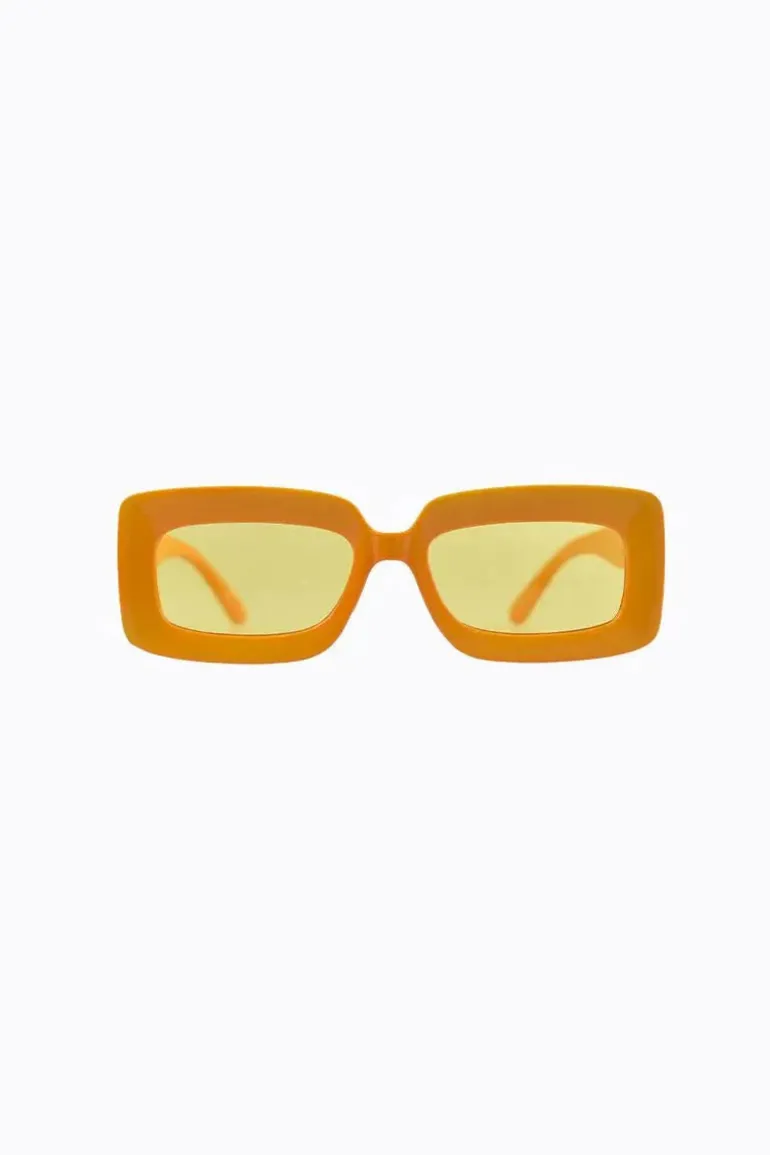 BLURRED SUNGLASSES