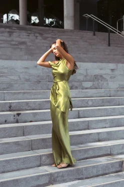 Carrie off shoulder Silky Top Olive