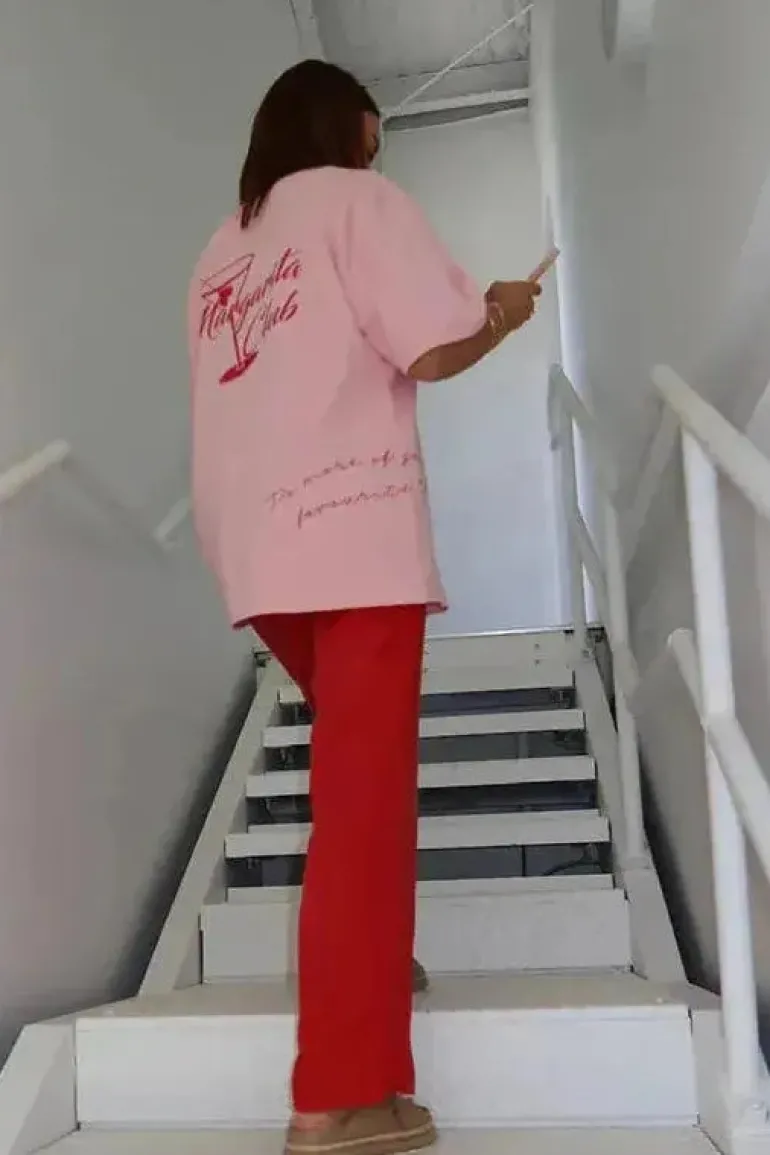 More of your favourite Tee Pink