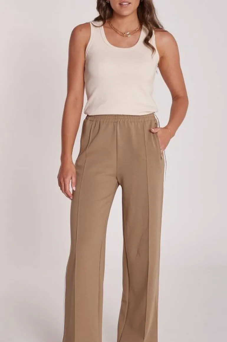 Noah Cropped Pant - Camel Stripe
