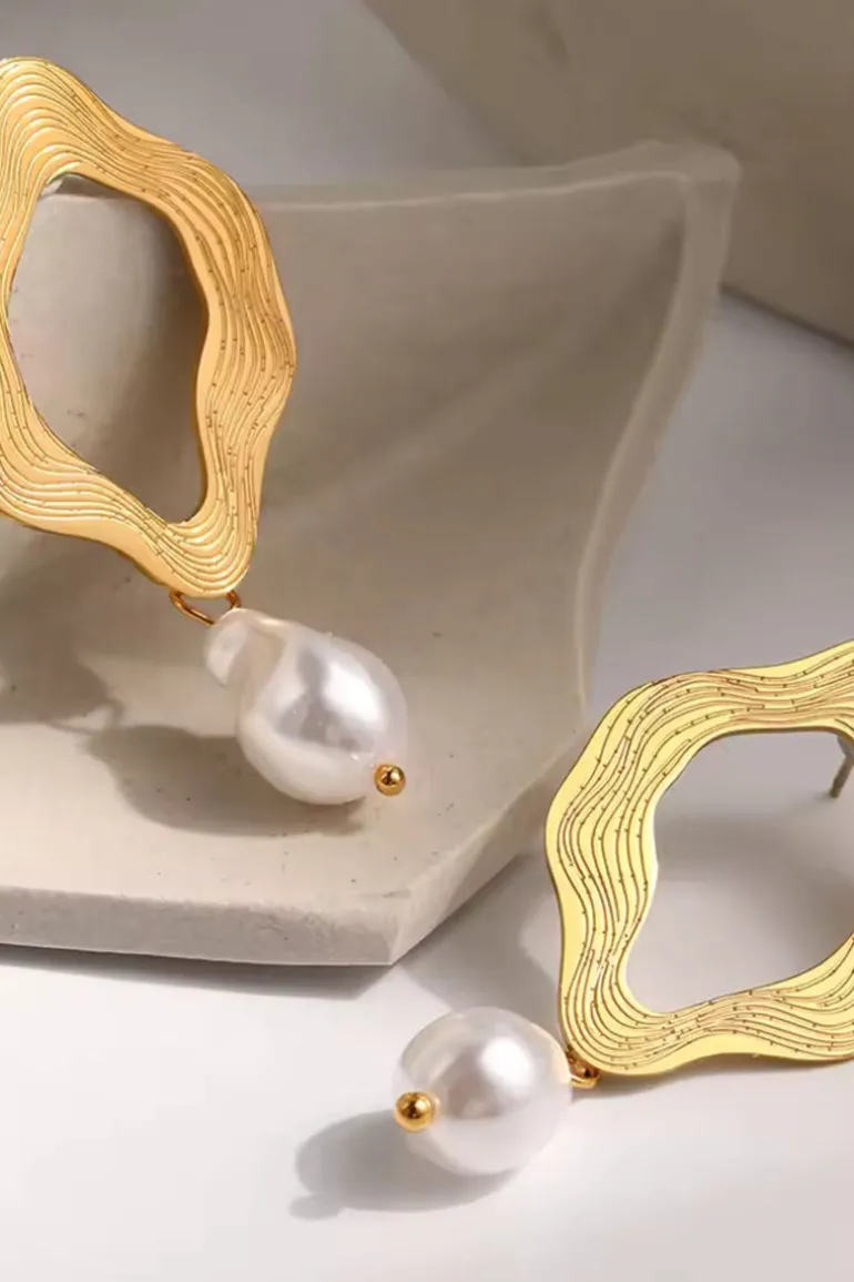 Seira Pearl Earring