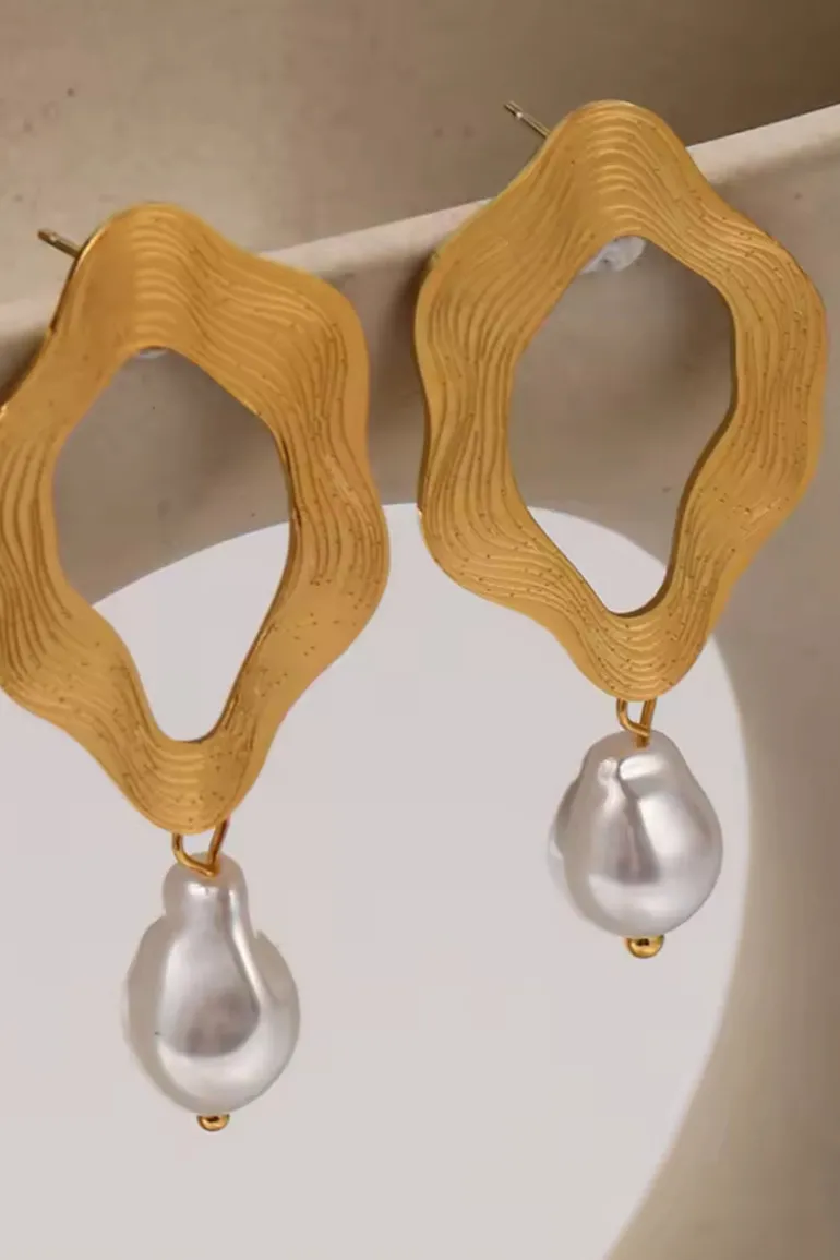 Seira Pearl Earring