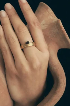 TANA RING GARNET GOLD