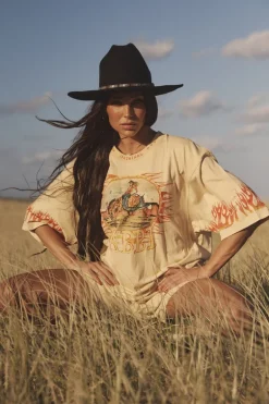 THE VERY OVERSIZED FLAMING COWBOY TEE - SAND