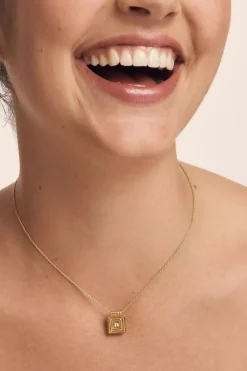 Verna Necklace Gold