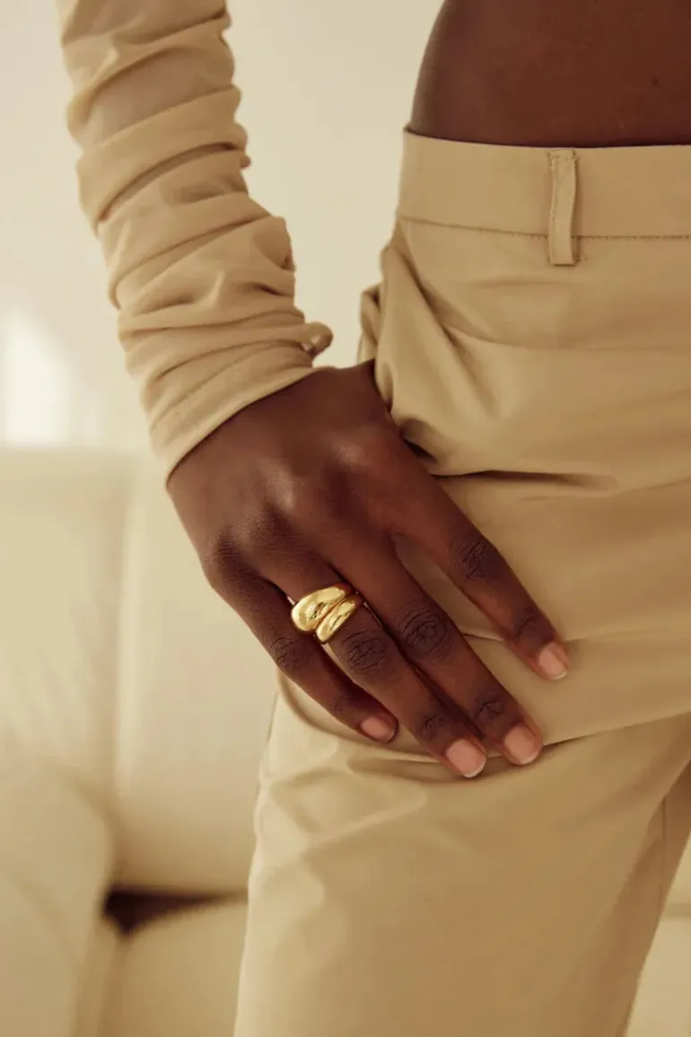 YVES Dome Ring . GOLD.